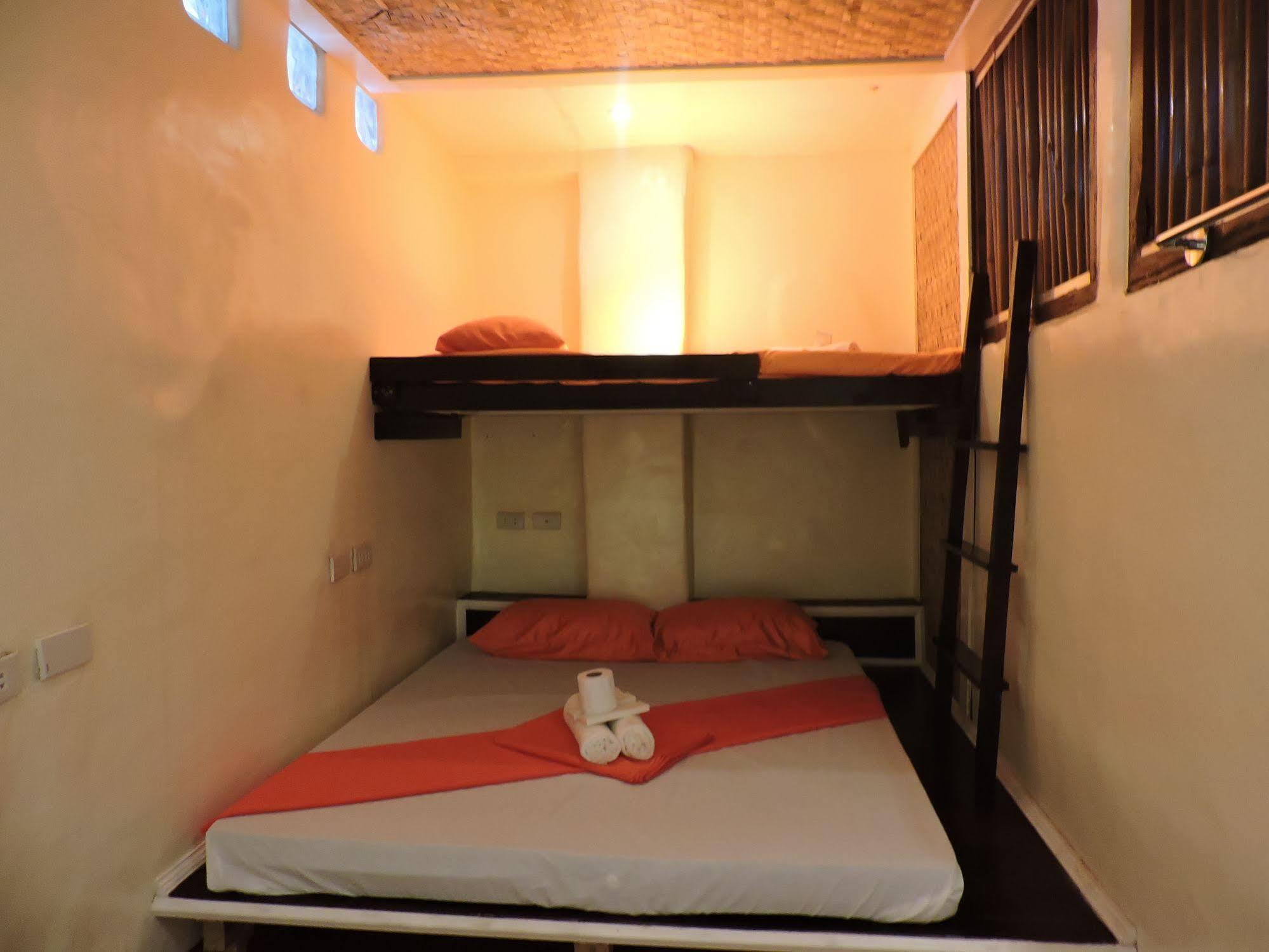 Orange Mangrove Pension House Puerto Princesa Bagian luar foto